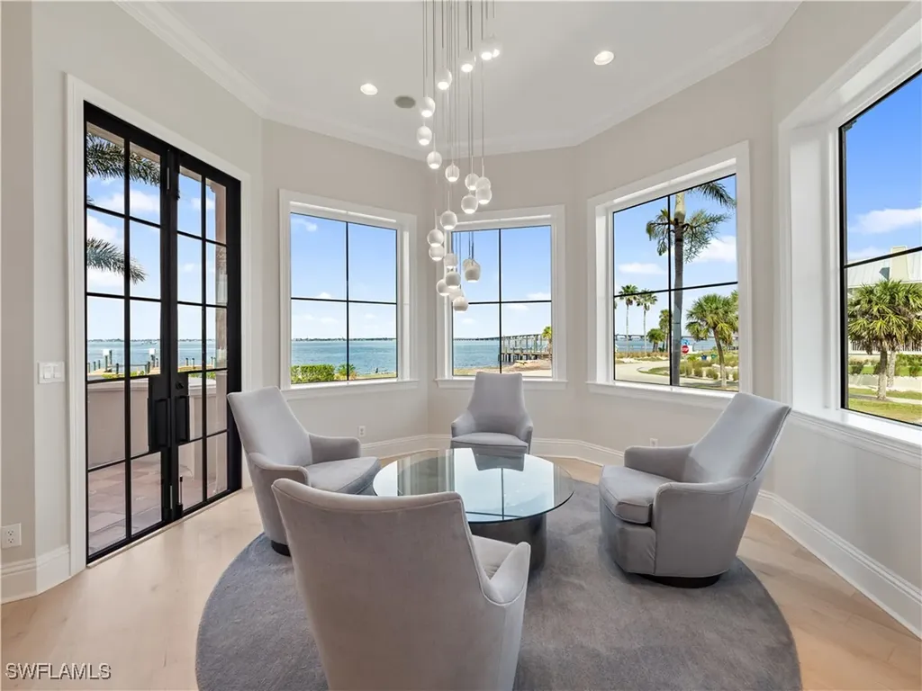 6005 W Riverside Drive Fort Myers FL 33919