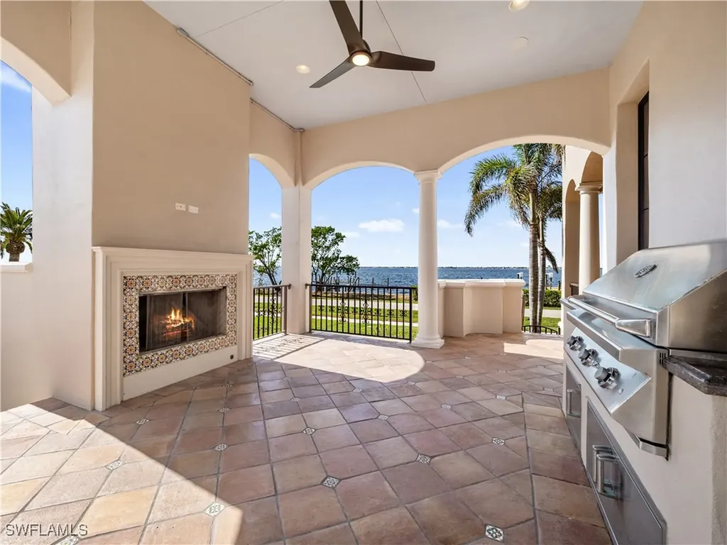 6005 W Riverside Drive Fort Myers FL 33919