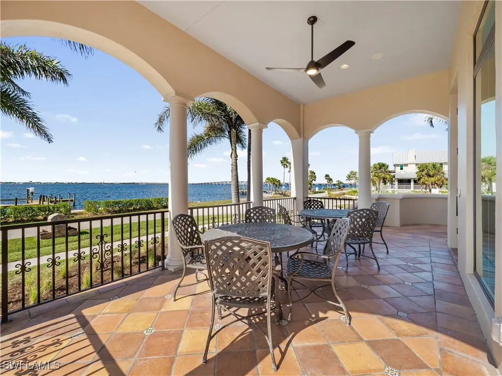 6005 W Riverside Drive Fort Myers FL 33919