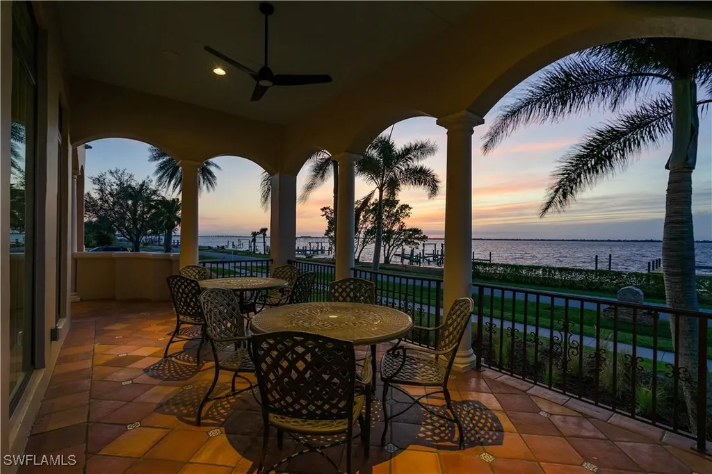 6005 W Riverside Drive Fort Myers FL 33919