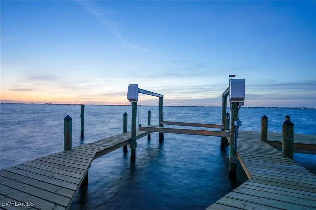 6005 W Riverside Drive Fort Myers FL 33919