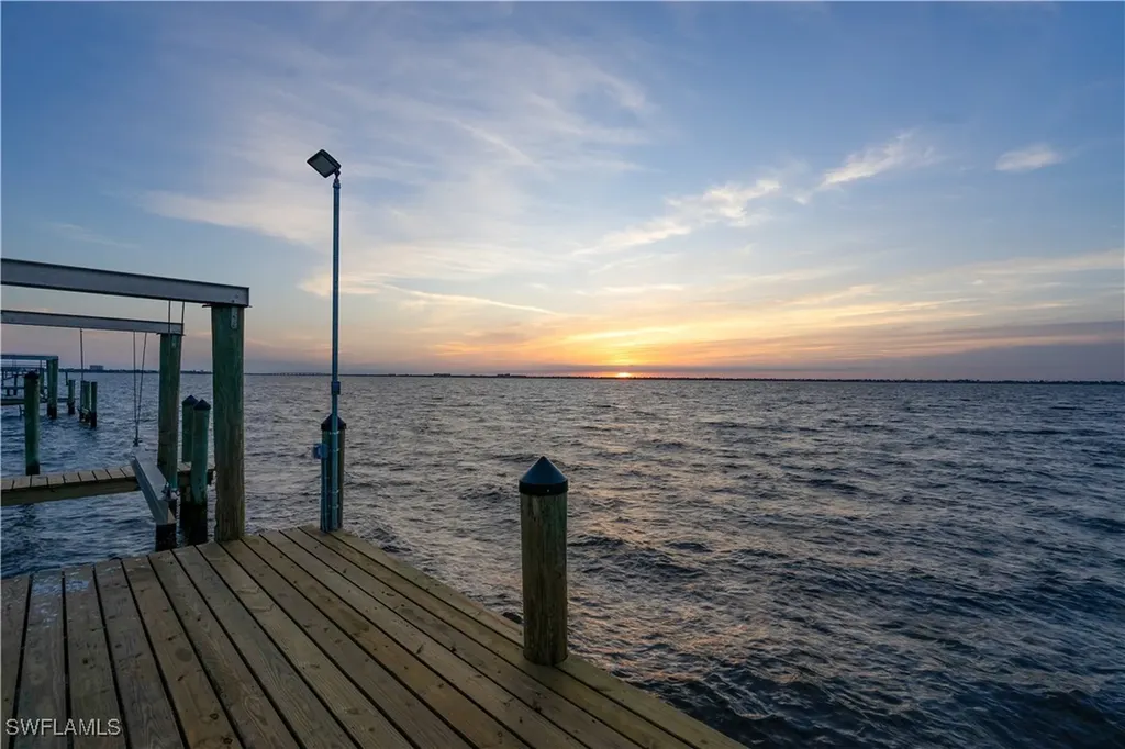 6005 W Riverside Drive Fort Myers FL 33919