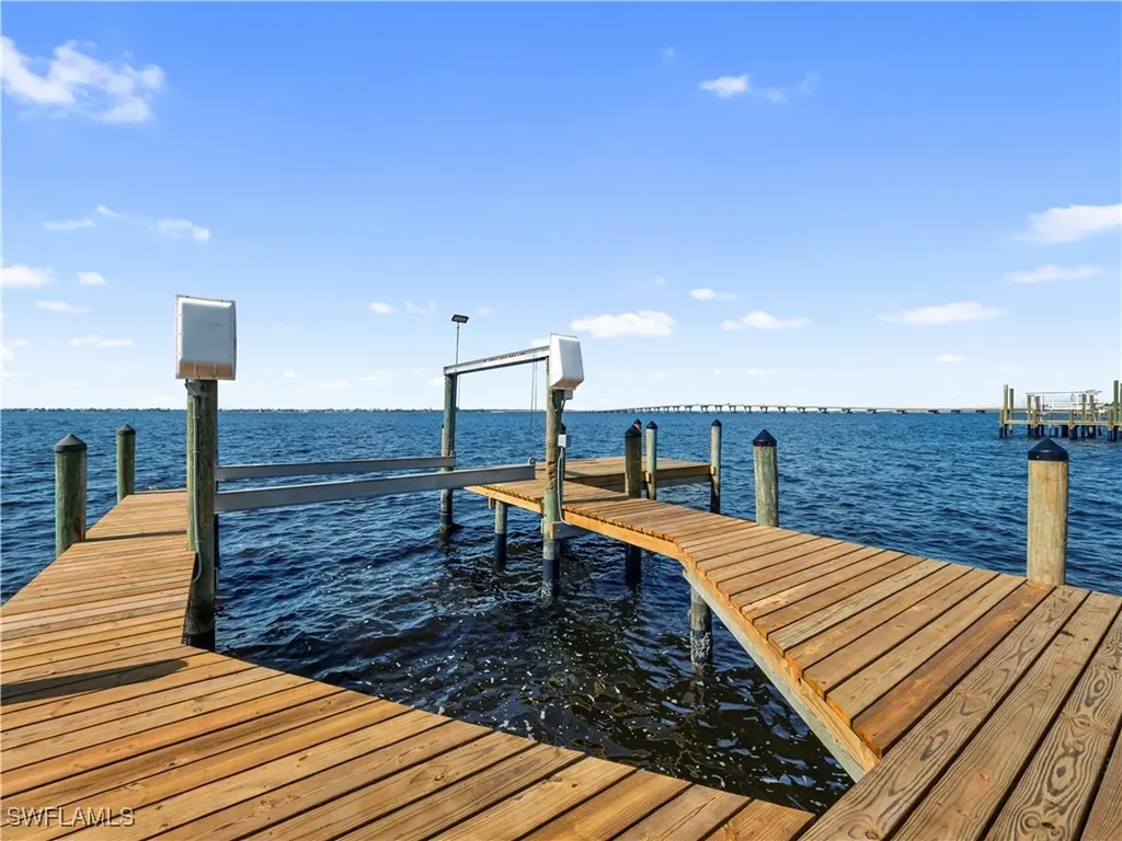 6005 W Riverside Drive Fort Myers FL 33919