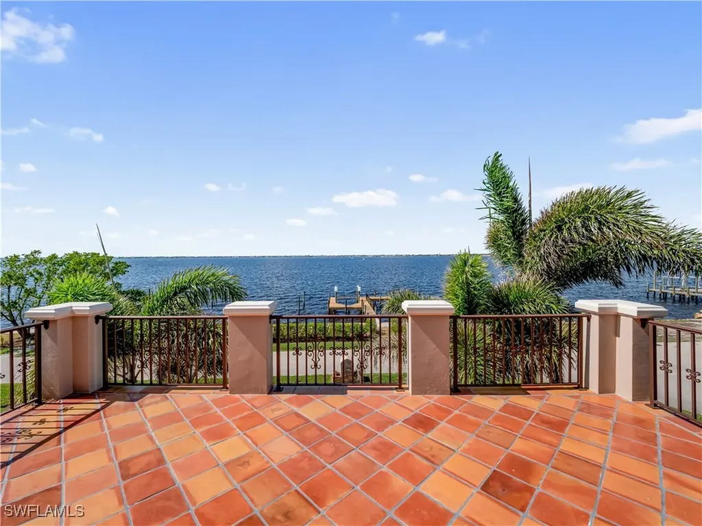 6005 W Riverside Drive Fort Myers FL 33919