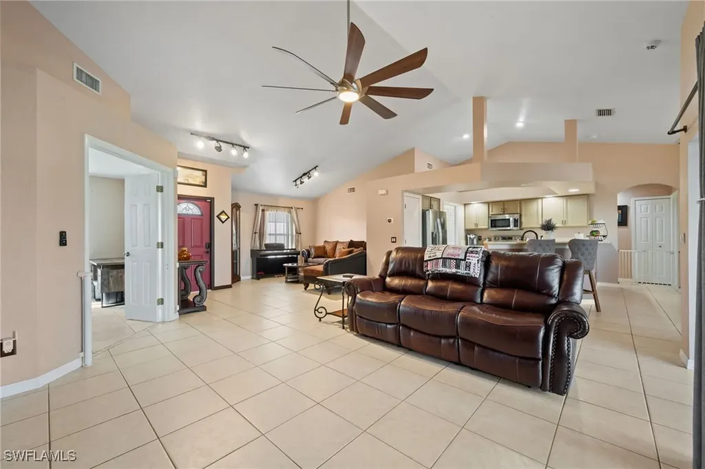 313 SE 21st Lane Cape Coral FL 33990