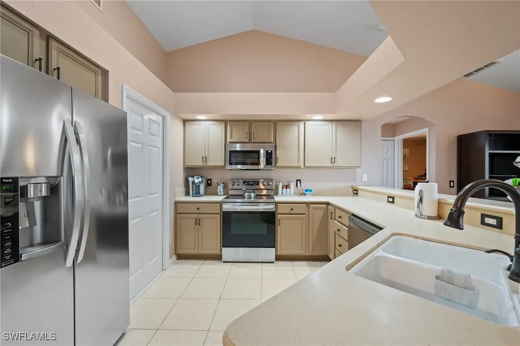 313 SE 21st Lane Cape Coral FL 33990