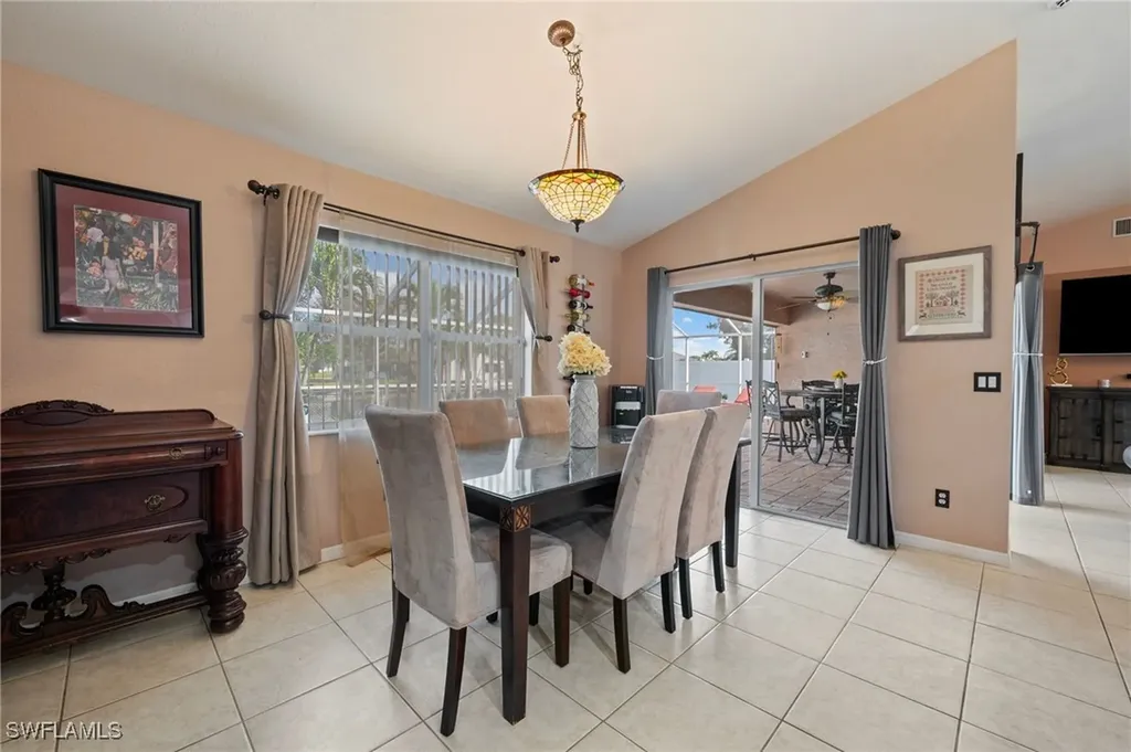 313 SE 21st Lane Cape Coral FL 33990