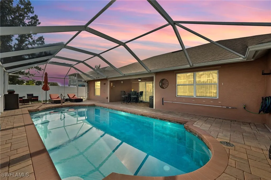 313 SE 21st Lane Cape Coral FL 33990