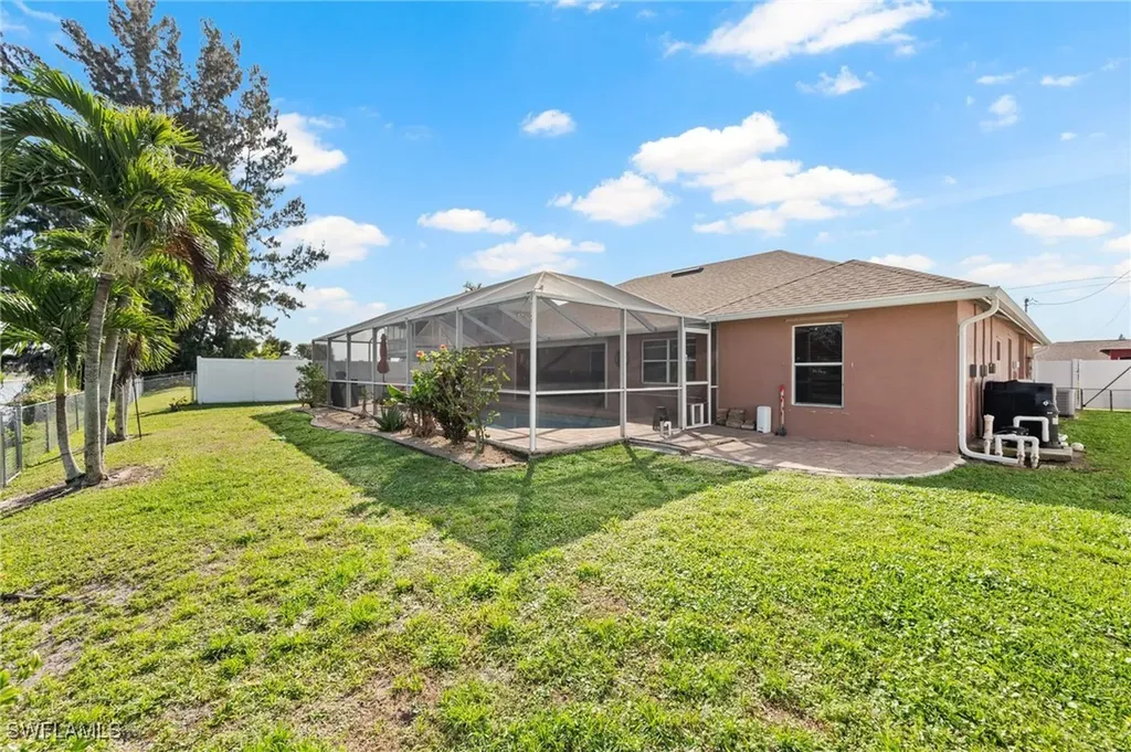 313 SE 21st Lane Cape Coral FL 33990