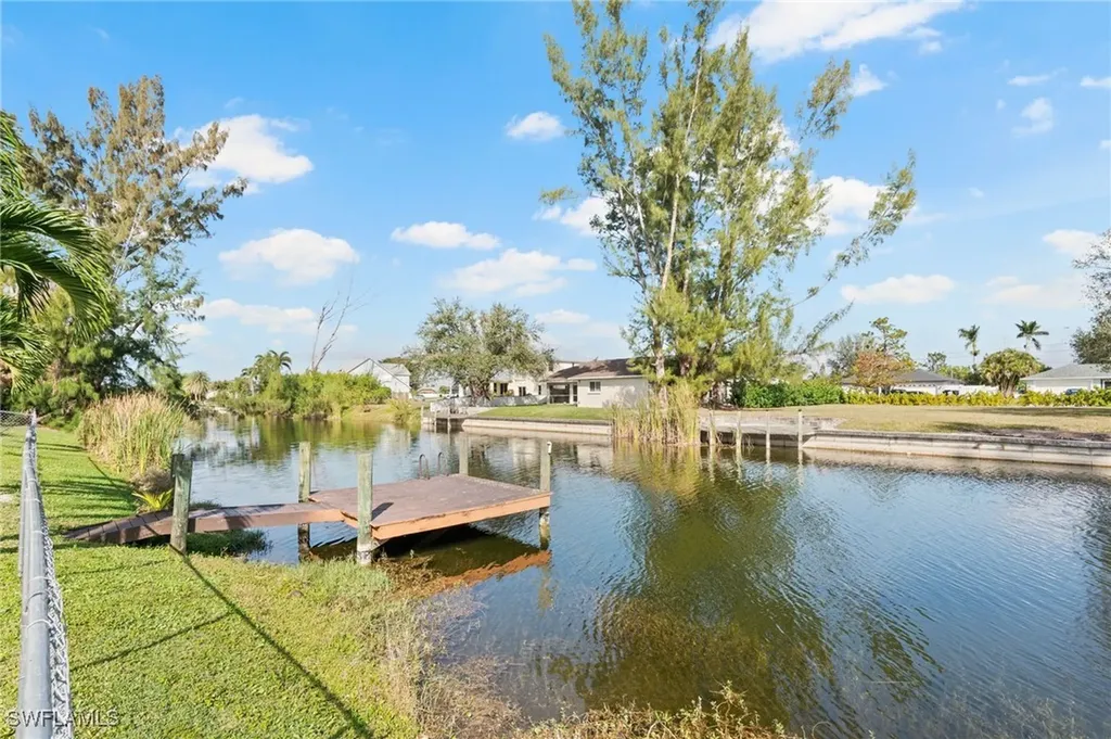 313 SE 21st Lane Cape Coral FL 33990