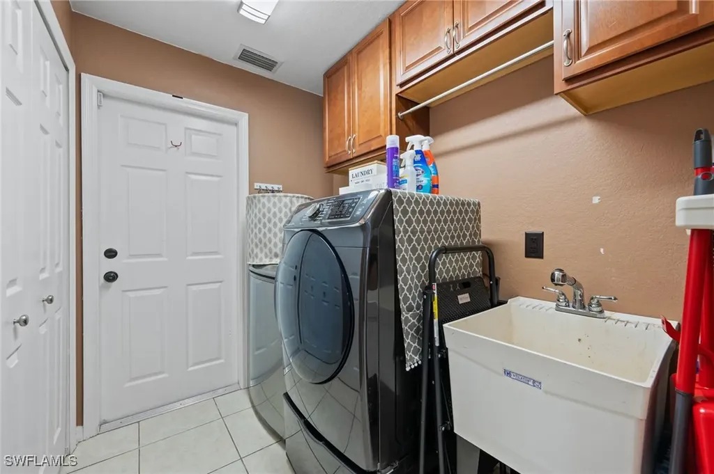 313 SE 21st Lane Cape Coral FL 33990