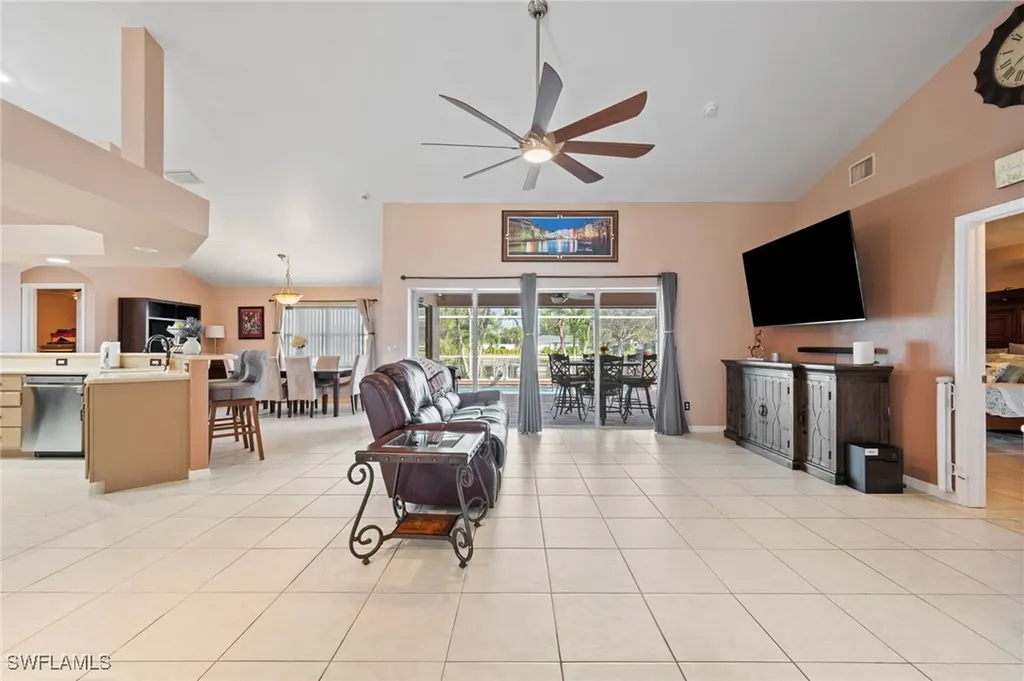 313 SE 21st Lane Cape Coral FL 33990