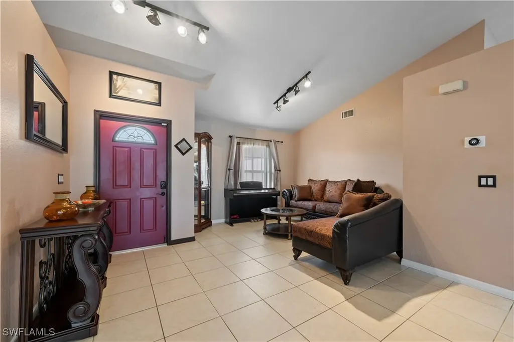 313 SE 21st Lane Cape Coral FL 33990