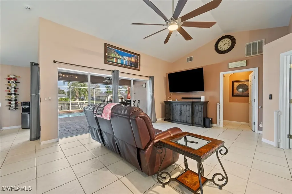 313 SE 21st Lane Cape Coral FL 33990