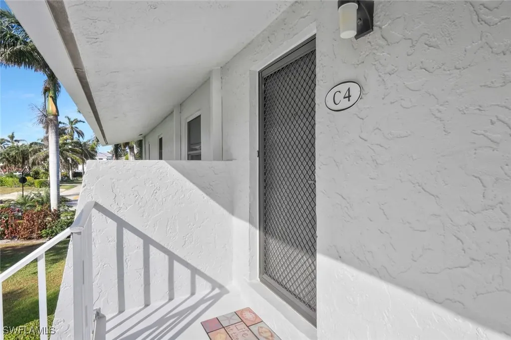 4126 Belair Lane Naples FL 34103