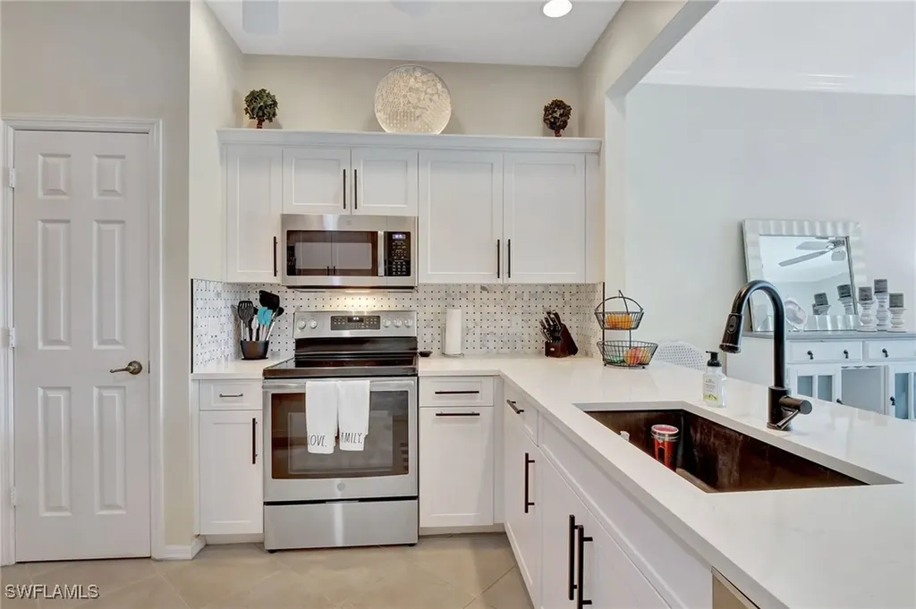 3996 Bishopwood Court E Naples FL 34114