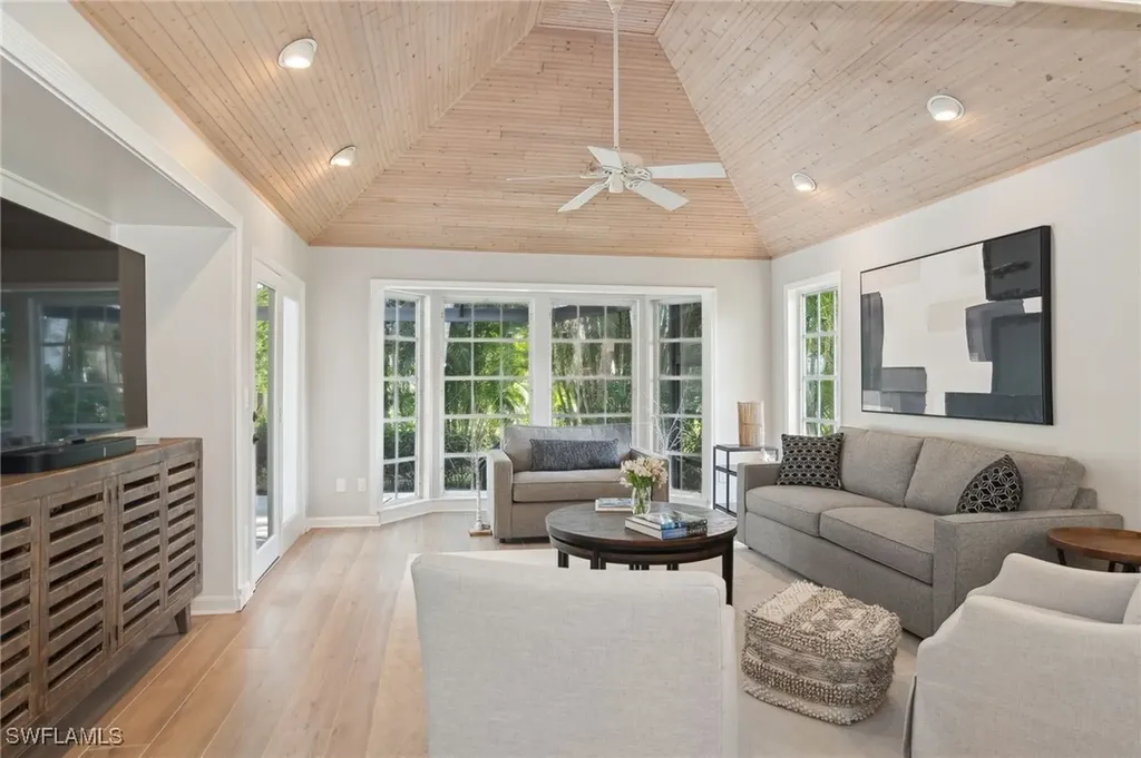 610 Jacana Circle Naples FL 34105