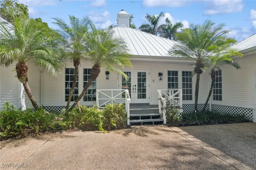 610 Jacana Circle Naples FL 34105