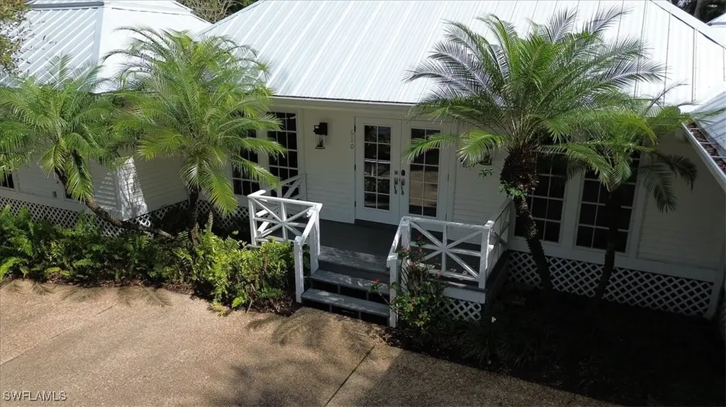 610 Jacana Circle Naples FL 34105