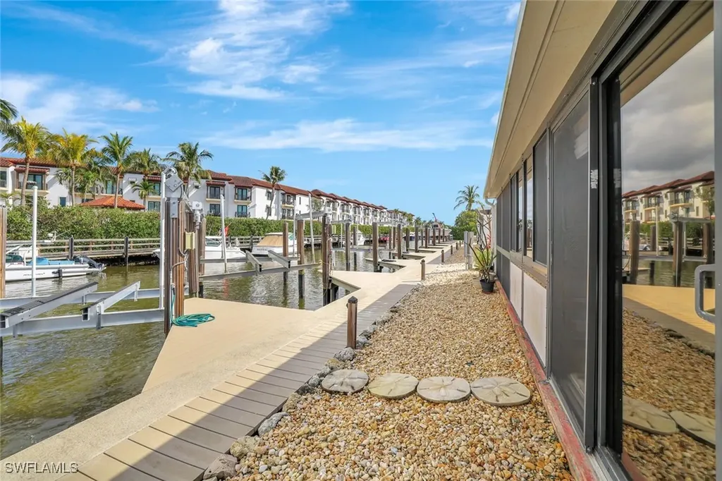 1405 Curlew Avenue Naples FL 34102