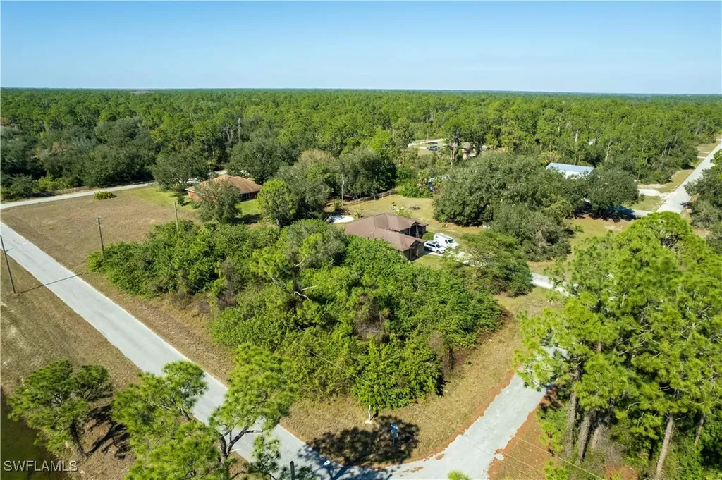 4407 E 20th Street Alva FL 33920