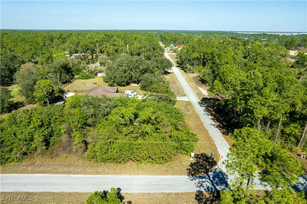 4407 E 20th Street Alva FL 33920