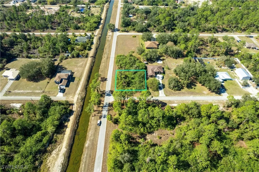 4407 E 20th Street Alva FL 33920