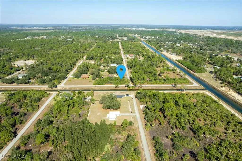 4407 E 20th Street Alva FL 33920