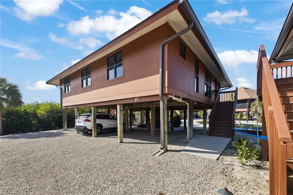 1811 Olde Middle Gulf Drive Sanibel FL 33957