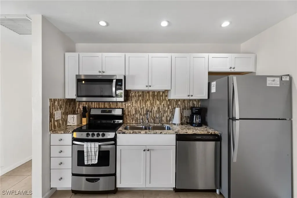 1811 Olde Middle Gulf Drive Sanibel FL 33957