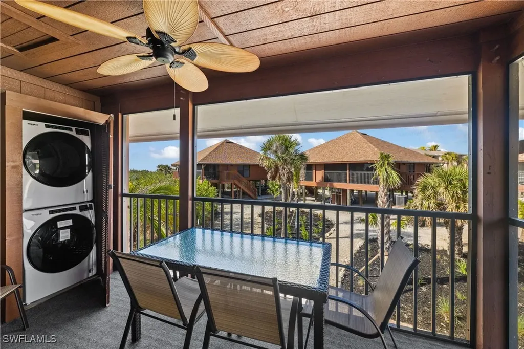 1811 Olde Middle Gulf Drive Sanibel FL 33957