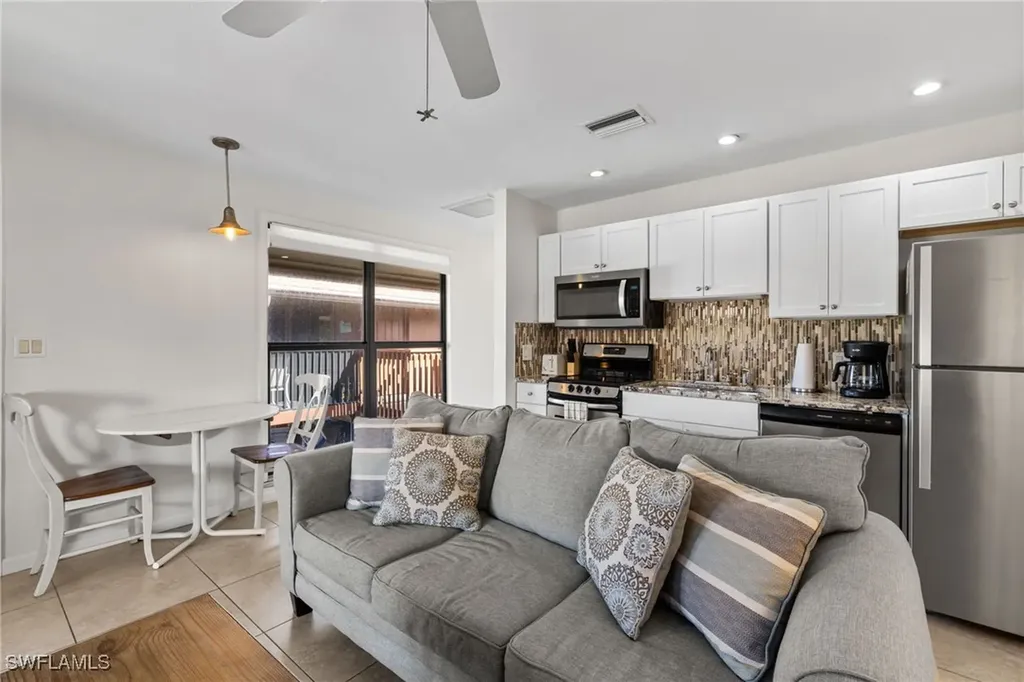 1811 Olde Middle Gulf Drive Sanibel FL 33957