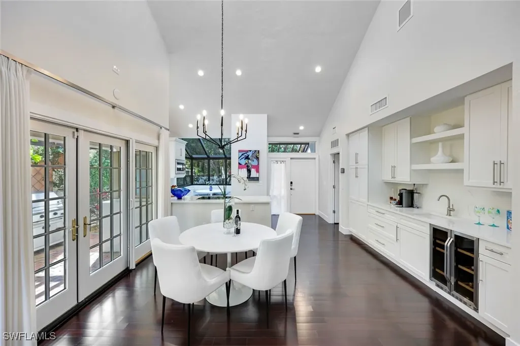 Naples FL, 549 Bay Villas Lane, Unit 99