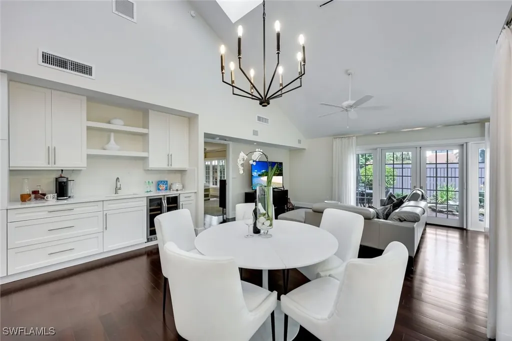 549 Bay Villas Lane Naples FL 34108