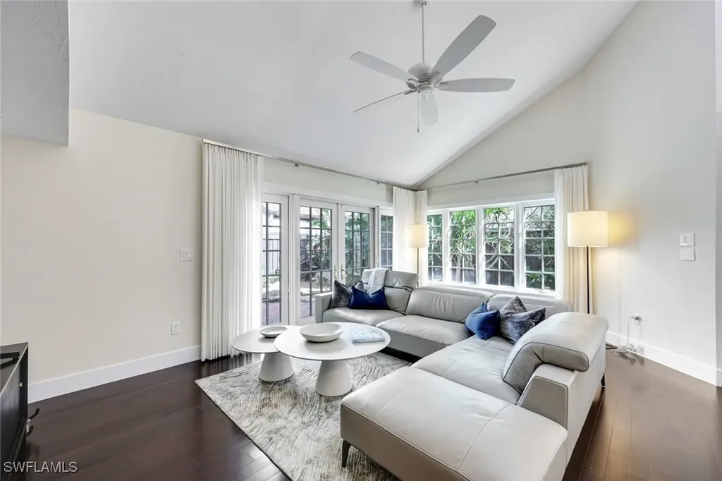 549 Bay Villas Lane Naples FL 34108