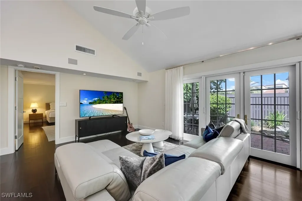 549 Bay Villas Lane Naples FL 34108