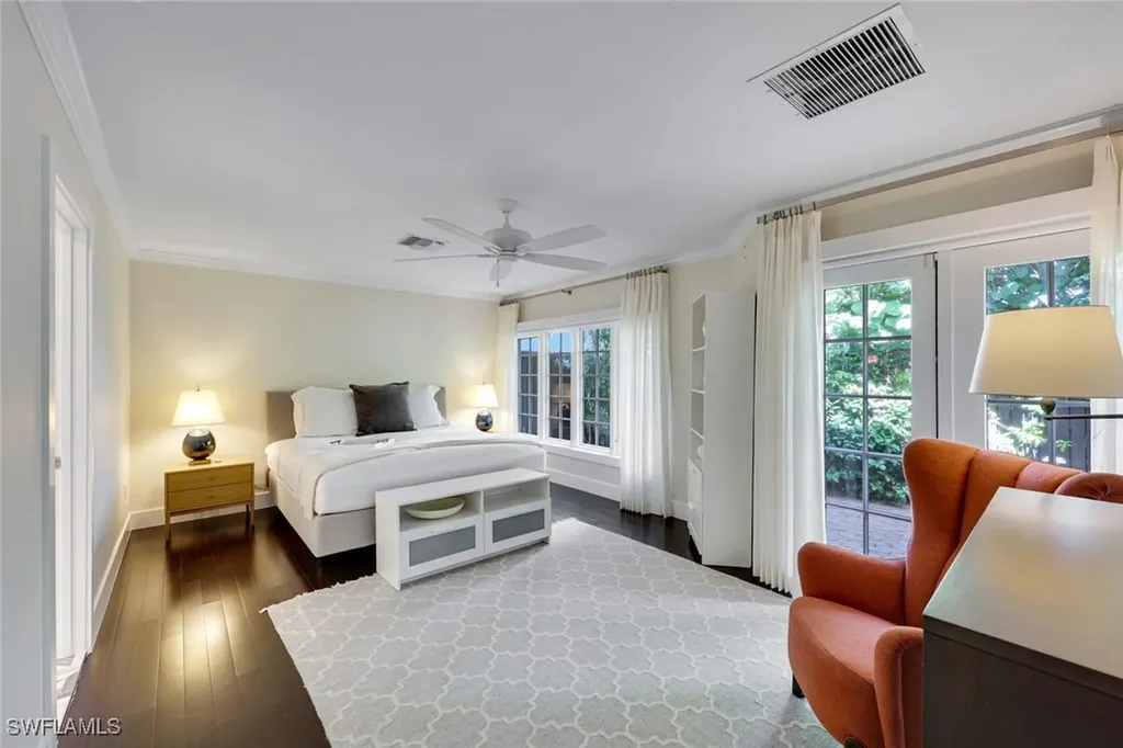 549 Bay Villas Lane Naples FL 34108