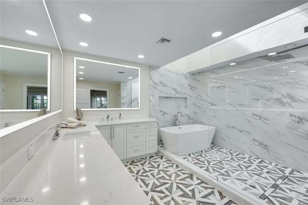 549 Bay Villas Lane Naples FL 34108