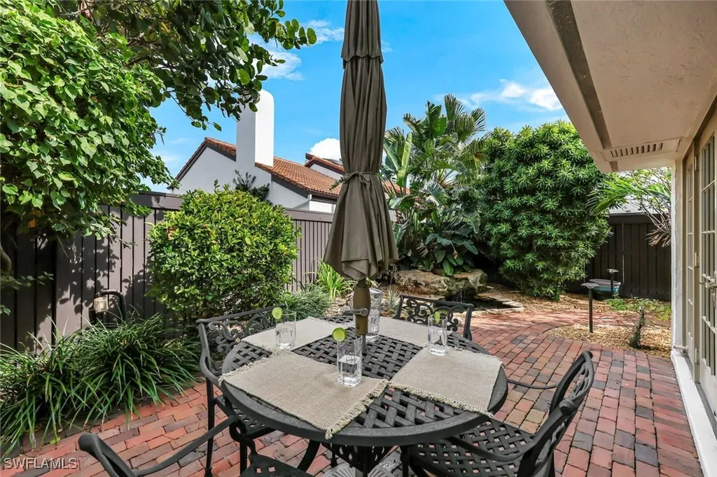 549 Bay Villas Lane Naples FL 34108