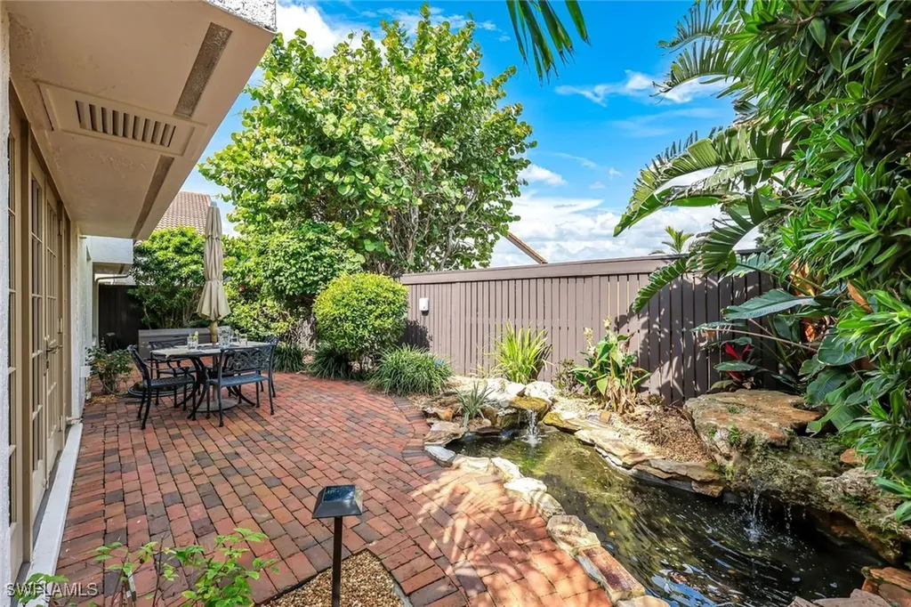 549 Bay Villas Lane Naples FL 34108