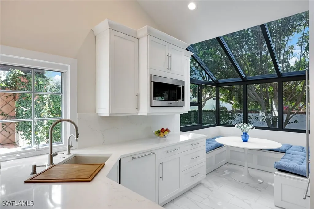 549 Bay Villas Lane Naples FL 34108