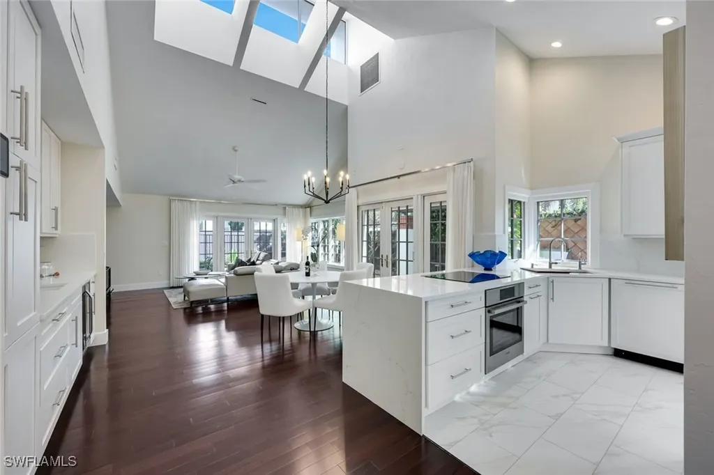 549 Bay Villas Lane Naples FL 34108