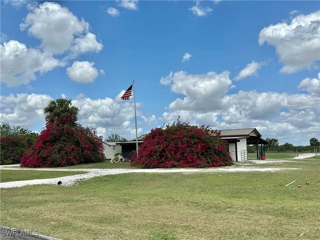 22051 N River Road Alva FL 33920