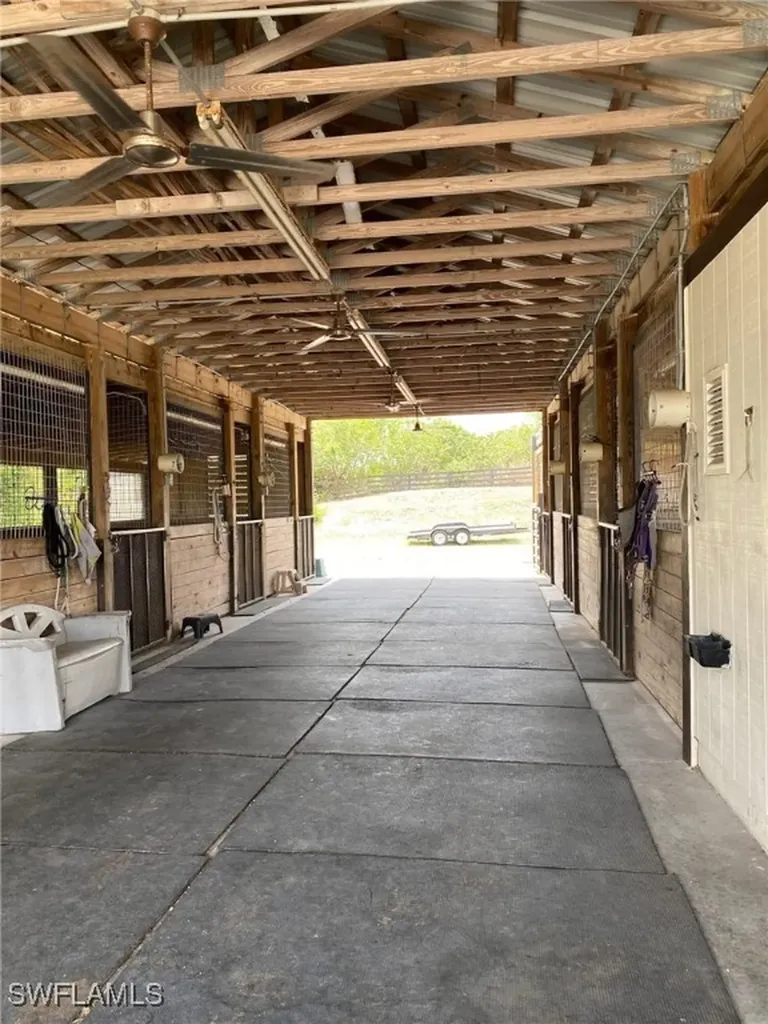 22051 N River Road Alva FL 33920