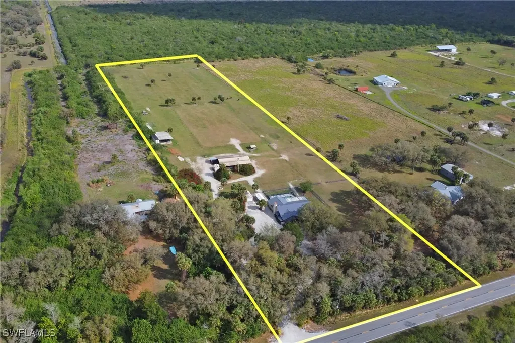 22051 N River Road Alva FL 33920