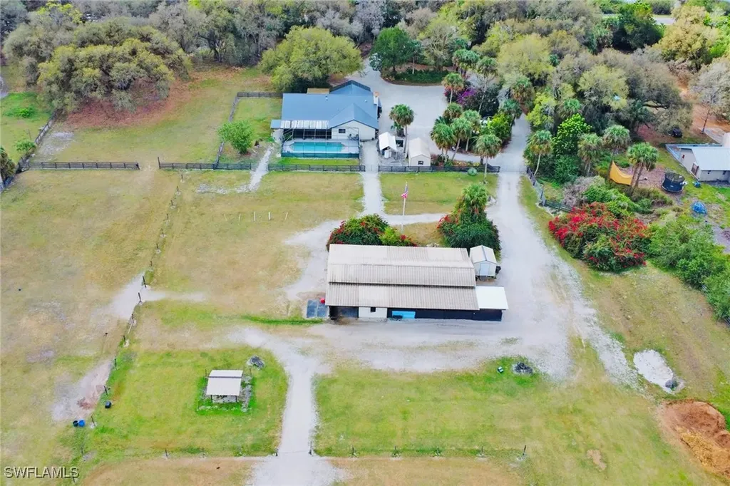 22051 N River Road Alva FL 33920