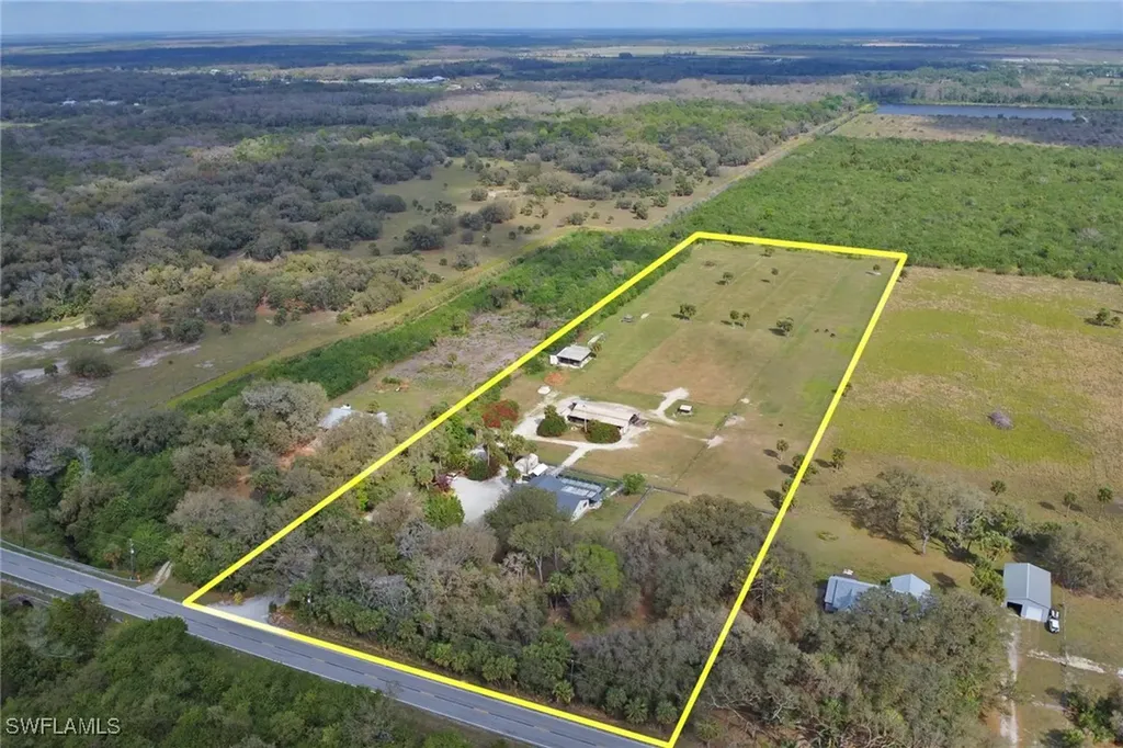 22051 N River Road Alva FL 33920