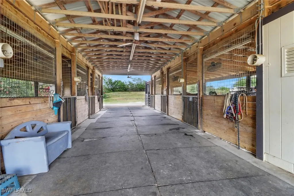 22051 N River Road Alva FL 33920