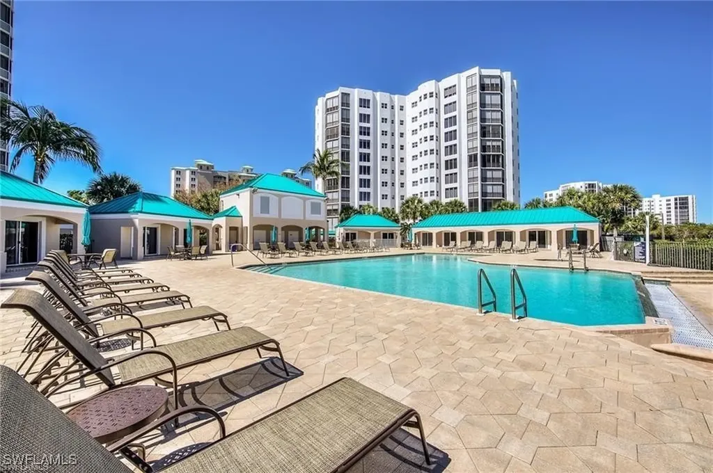 Fort Myers Beach FL, 4183 Bay Beach Lane, Unit 325