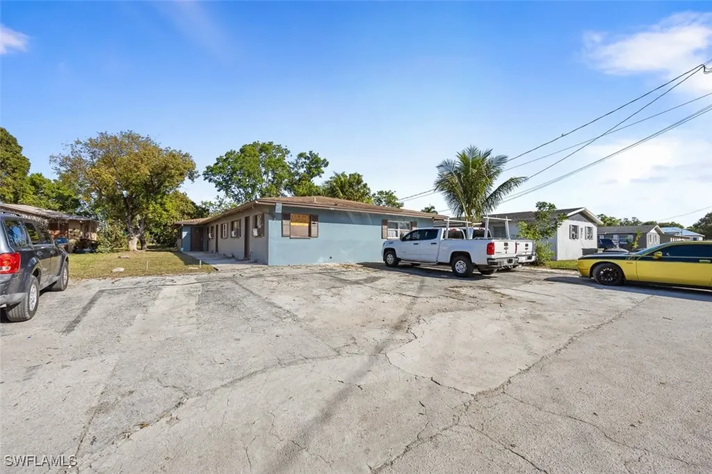 4243-4247 Greenwood Avenue Fort Myers FL 33905